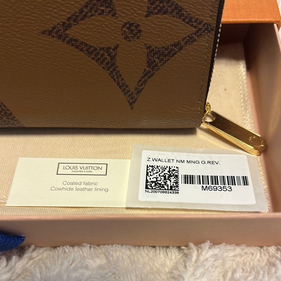 Louis Vuitton Reverse Monogram Zippy Wallet - Picture 3 of 11